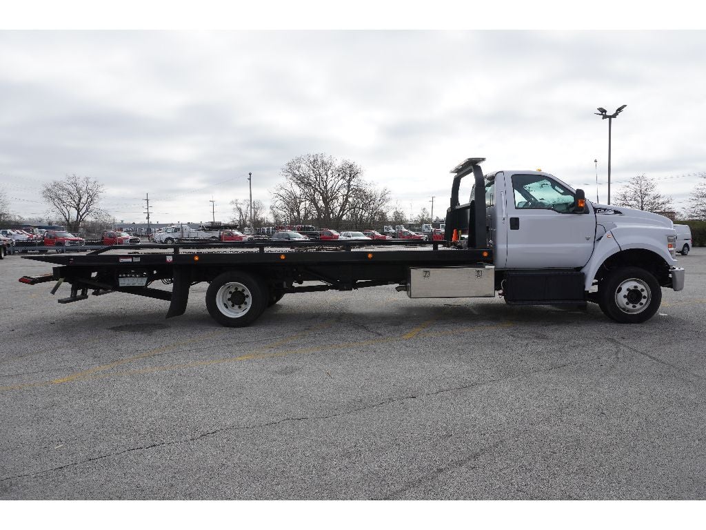 2022 Ford F-650 WITH A JERRDAN 22' STEEL CARRIER