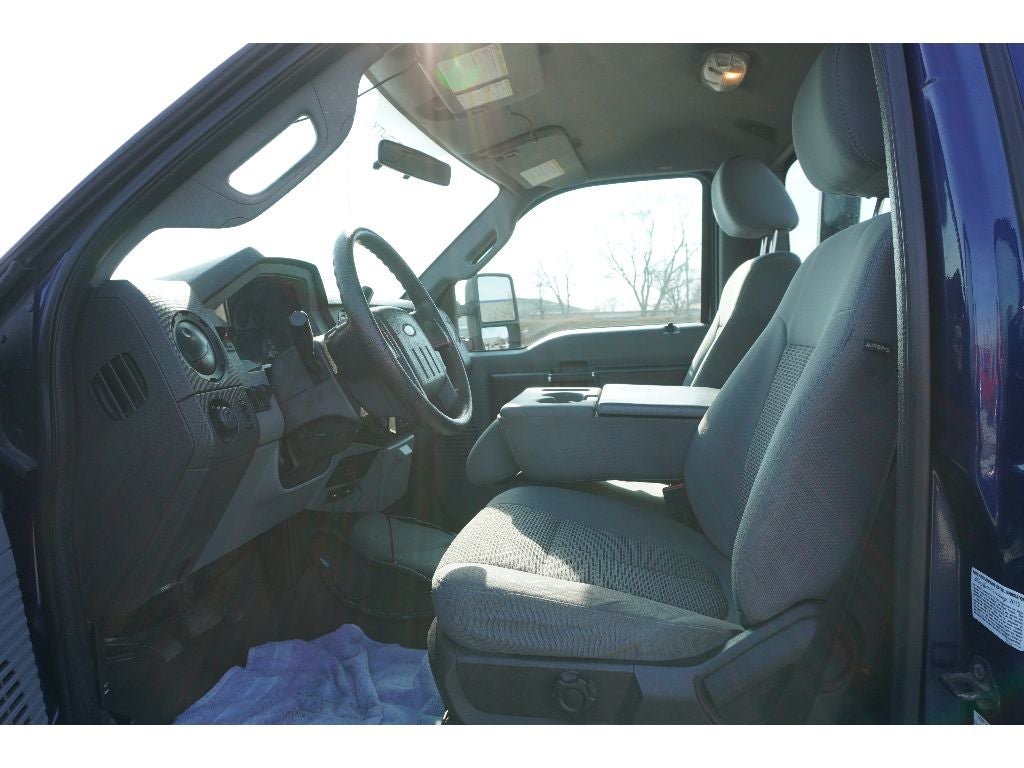 2012 Ford F-550 F Series Super Duty WITH A 19.5 ALUMINUM VULCAN