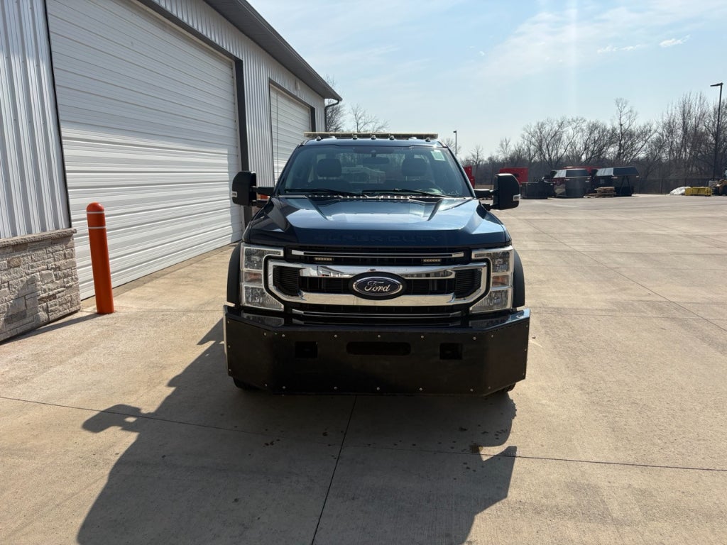 2020 Ford F-550 Super Duty w/ Century 10S Carrier
