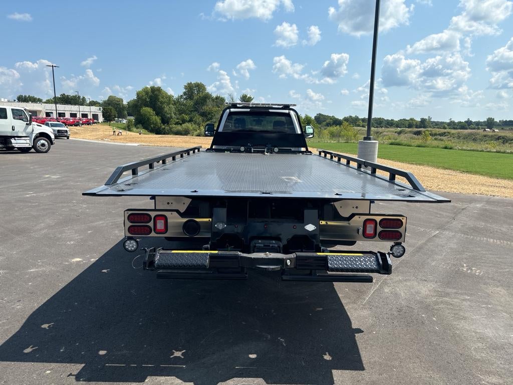 2024 Ford F-550 F Series Super Duty w/ Century 10S Carrier