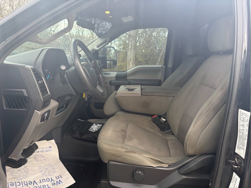 2022 Ford F-550 F Series Super Duty w/ Century 10S Carrier