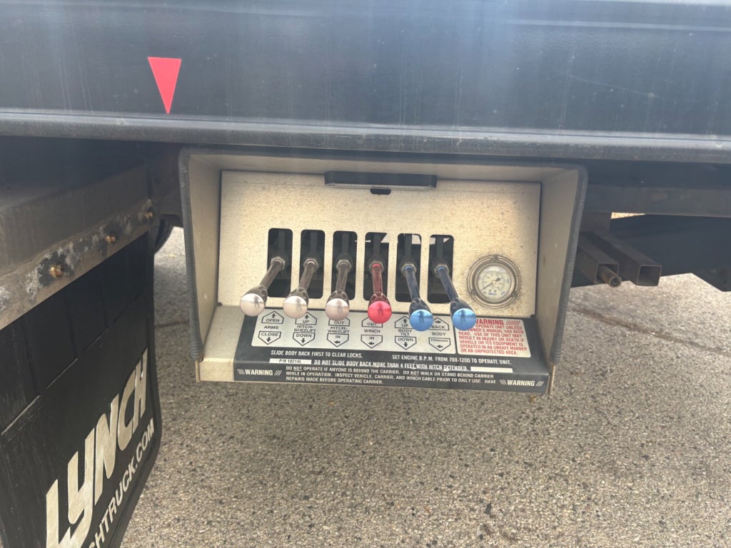 2022 Ford F-550 F Series Super Duty w/ Century 10S Carrier