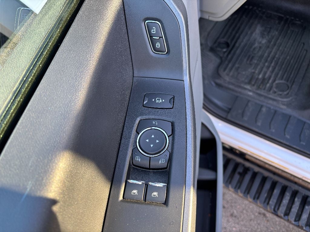 2024 Ford F-550 F Series Super Duty w/ Century 10S Carrier