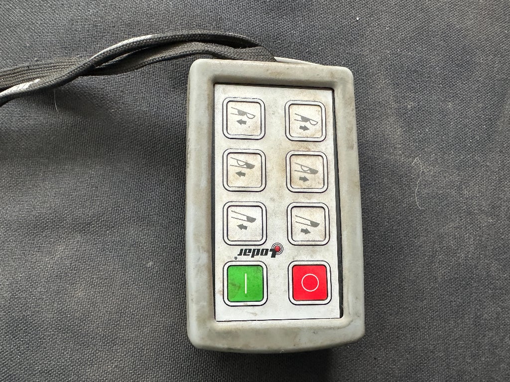 2019 Freightliner M2 106 Medium Duty WITH A CENTURY 30' ALUM 4-CAR