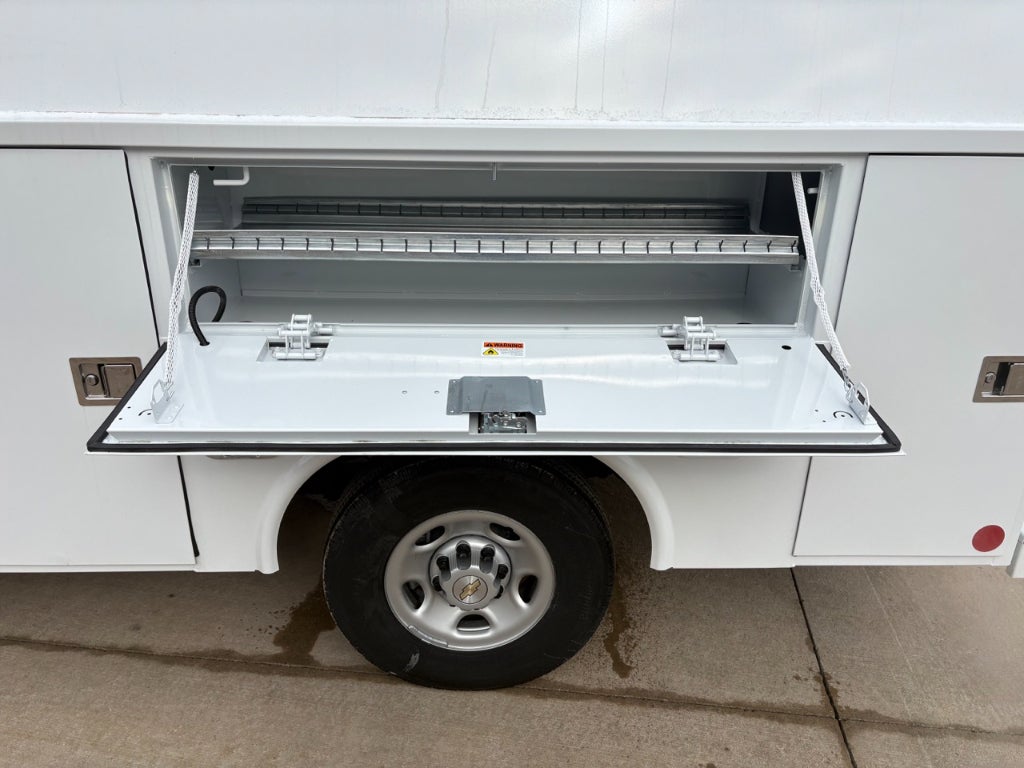 2025 Chevrolet Express 3500 11' Monroe CSV Body