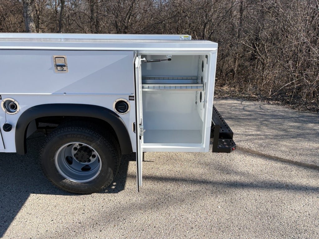 2026 Chevrolet Silverado 3500 11' Monroe Service Body