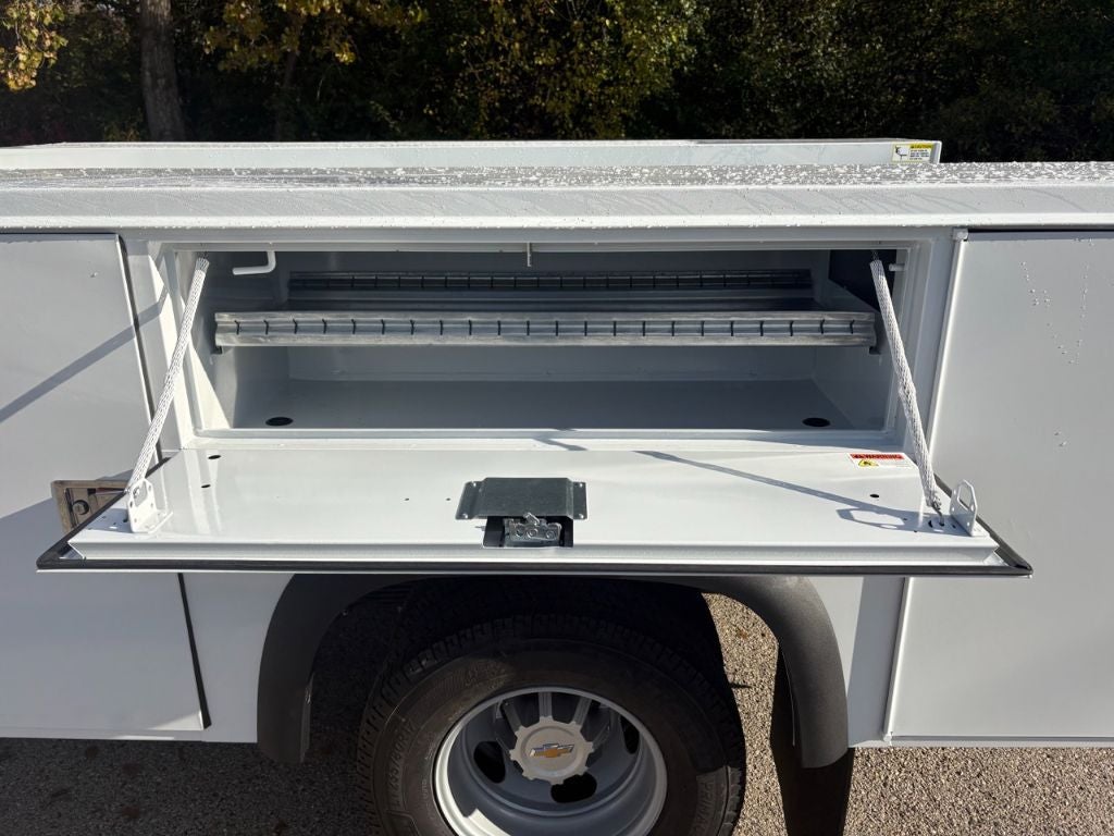 2025 Chevrolet Silverado 3500 11' Monroe Service Body