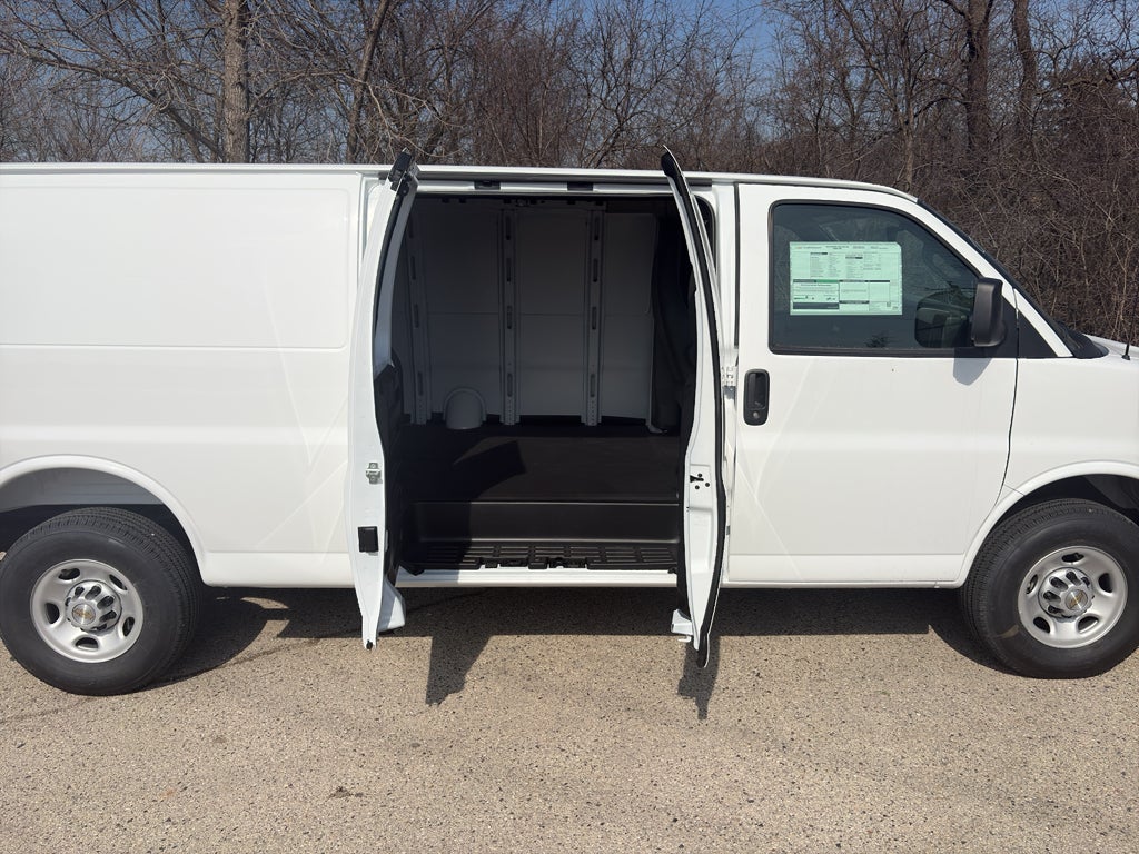 2026 Chevrolet Express 3500 Cargo Van