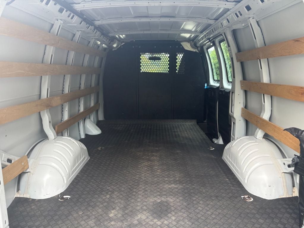 2023 GMC Savana 2500 Cargo Van