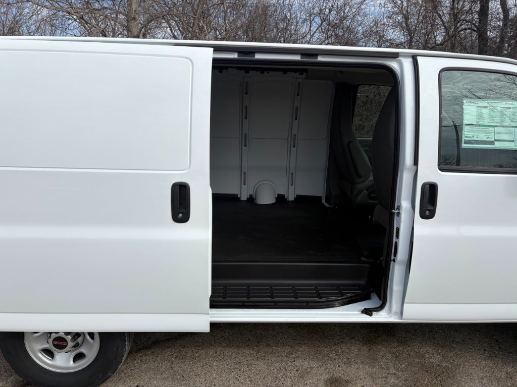 2026 GMC Savana 3500 Base