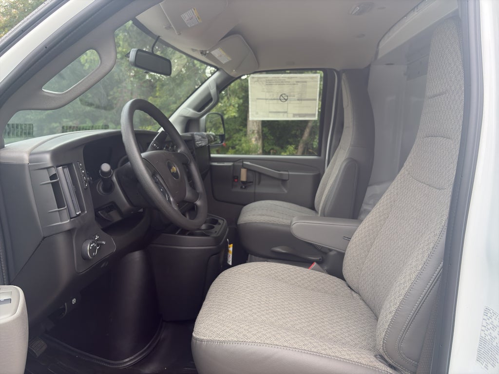 2025 Chevrolet Express 3500 11' Monroe CSV Body