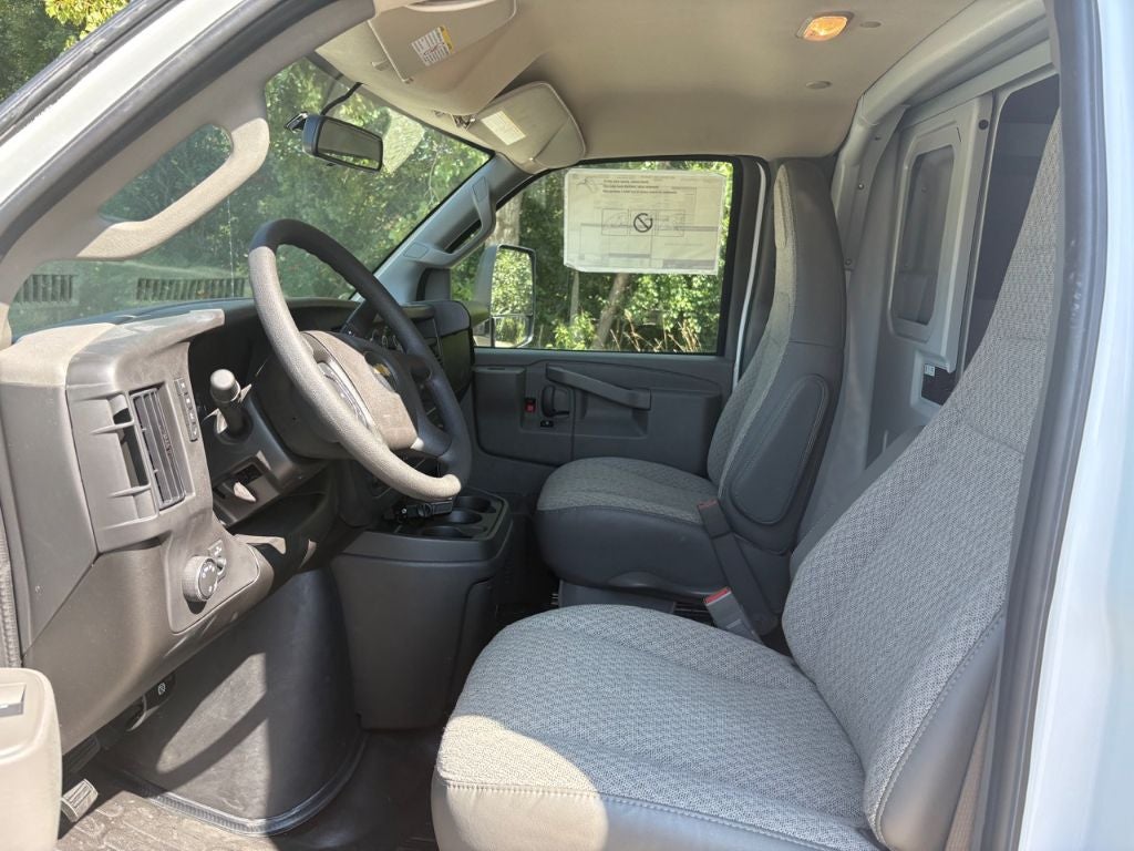 2025 Chevrolet Express 3500 12' Knapheide KUV Body