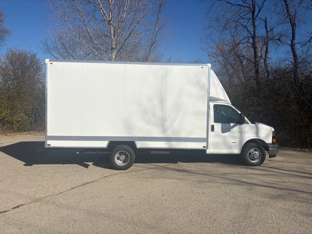 2025 Chevrolet Express 3500 15' Bay Bridge Van Body