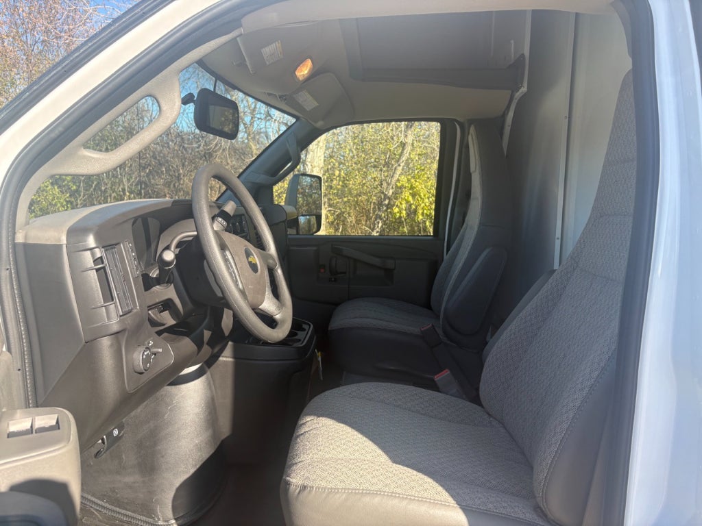 2025 Chevrolet Express 3500 15' Bay Bridge Van Body