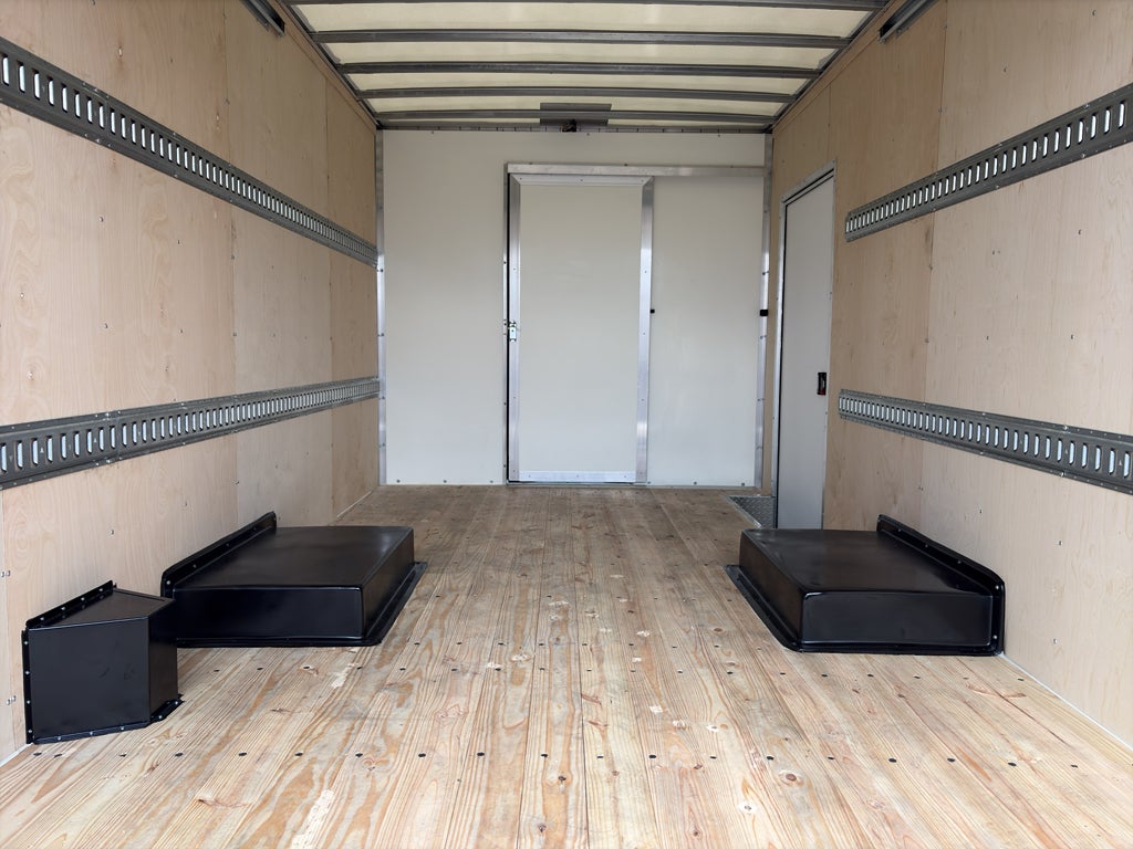 2025 Chevrolet Express 3500 15' Bay Bridge Van Body