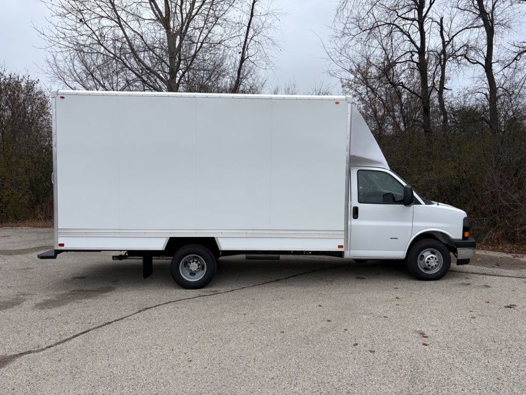 2025 Chevrolet Express 3500 15' Bay Bridge Van Body