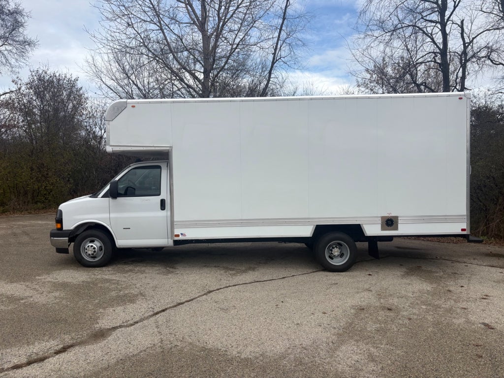 2025 Chevrolet Express 3500 15' Bay Bridge Van Body