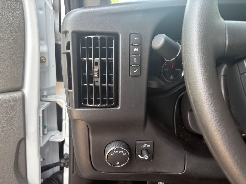 2025 Chevrolet Express 3500 17' Bay Bridge Van Body