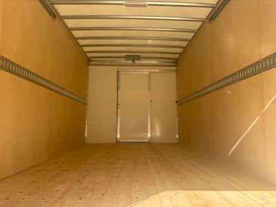 2025 Chevrolet Express 3500 17' Bay Bridge Van Body