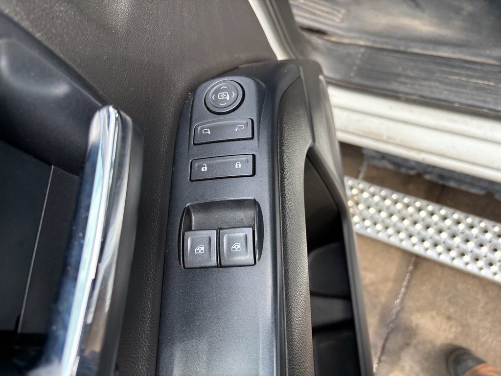 2022 Chevrolet Silverado 6500HD GM515 w/ Century 10S Carrier