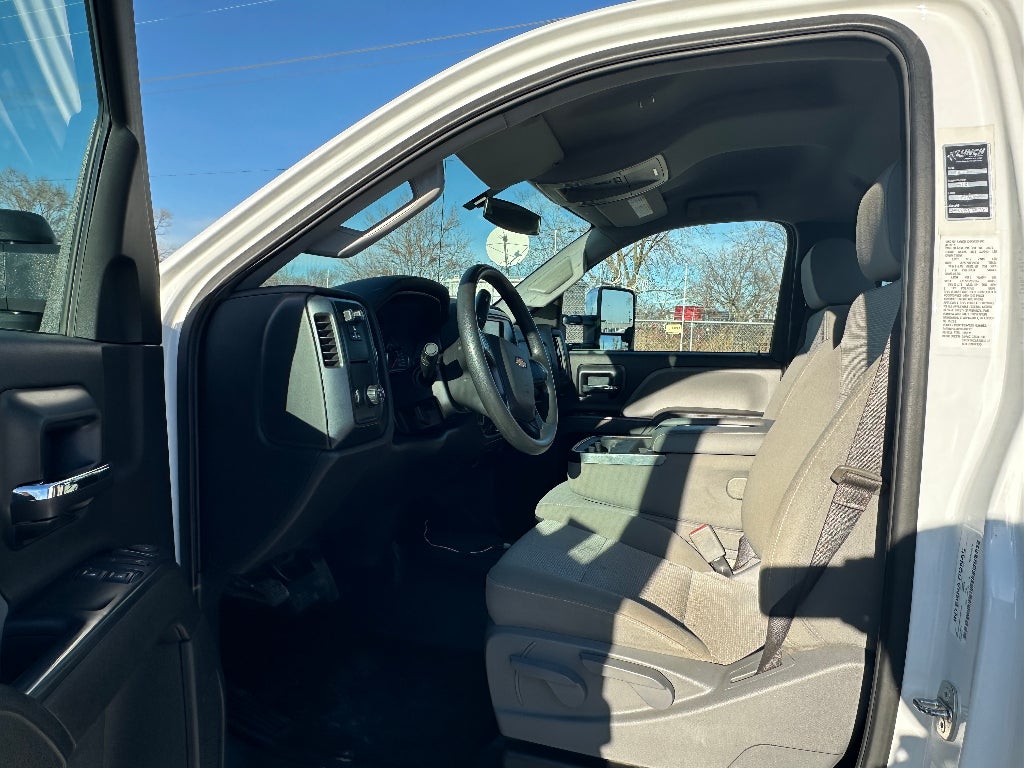 2023 Chevrolet Silverado 6500HD GM515 with a Century 22' Steel Carrier