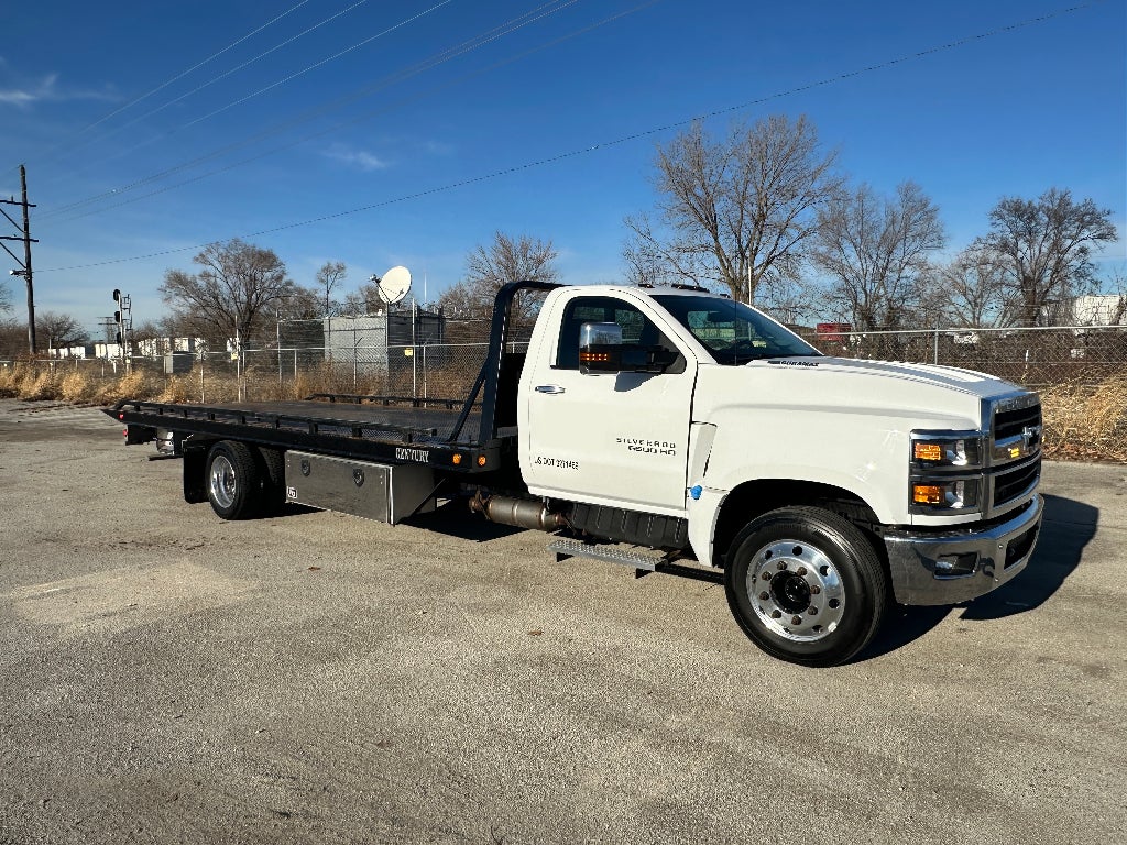 2023 Chevrolet Silverado 6500HD GM515 with a Century 22' Steel Carrier