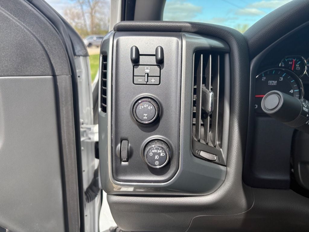 2023 Chevrolet Silverado 6500HD GM515 w/ Century 2465 Wrecker