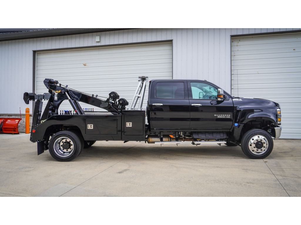 2023 Chevrolet Silverado 6500HD GM515 w/ Century 2465 12-ton wrecker