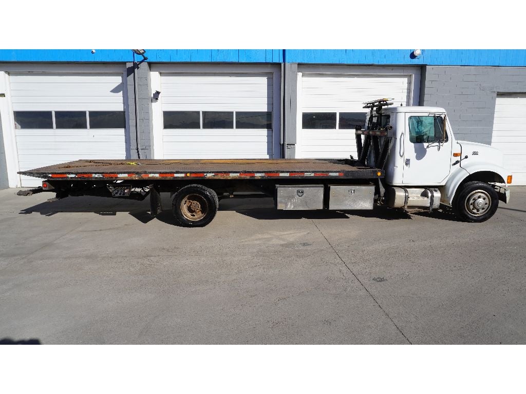2001 International 4700 MV EC
