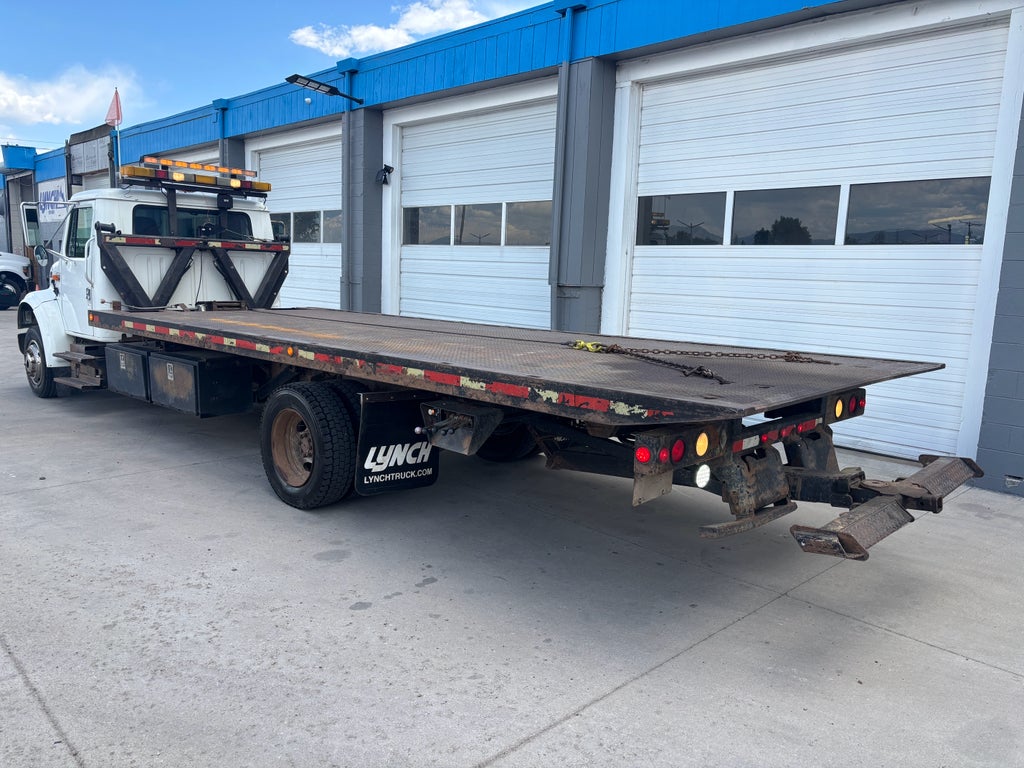 2001 International 4700 MV EC