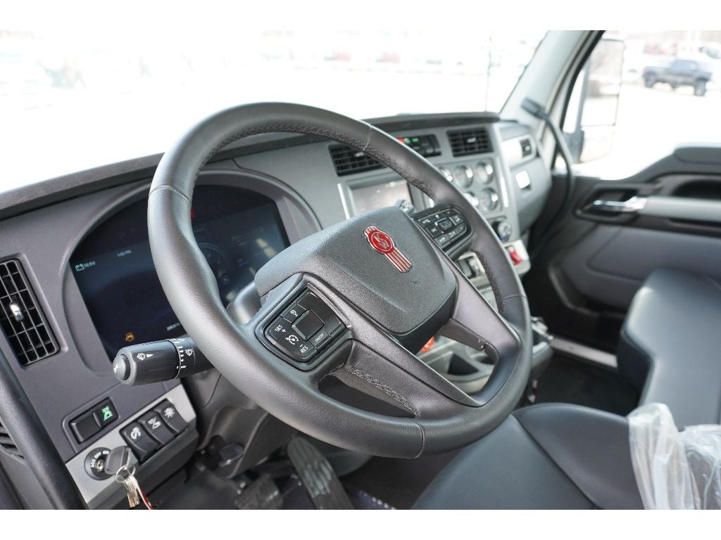 2025 Kenworth T880 CENTURY 28.5' WOOD INDUSTRIAL