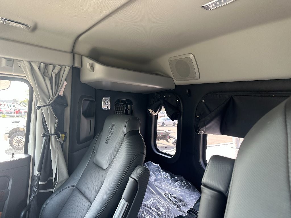 2025 Kenworth T880 WITH A CENTURY 9055XL