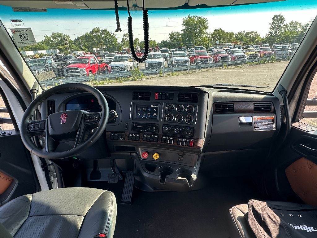 2025 Kenworth T880 WITH A CENTURY 9055XL