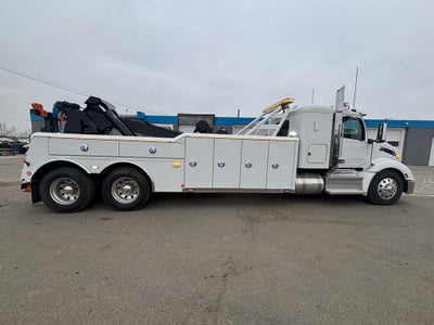 2024 Peterbilt 579 w/ Century 7035 Wrecker
