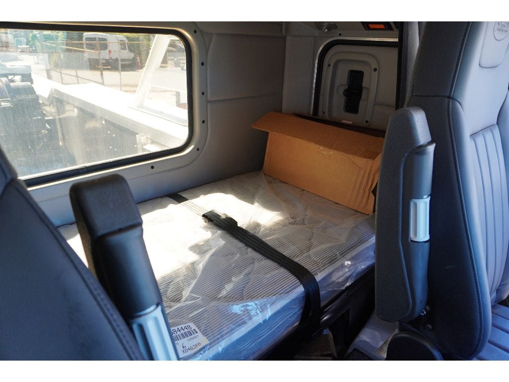 2024 Peterbilt 579 w/ Century 5130 Wrecker