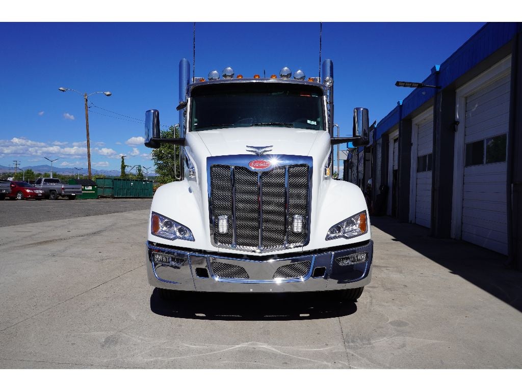 2024 Peterbilt 579 w/ Century 5130 Wrecker