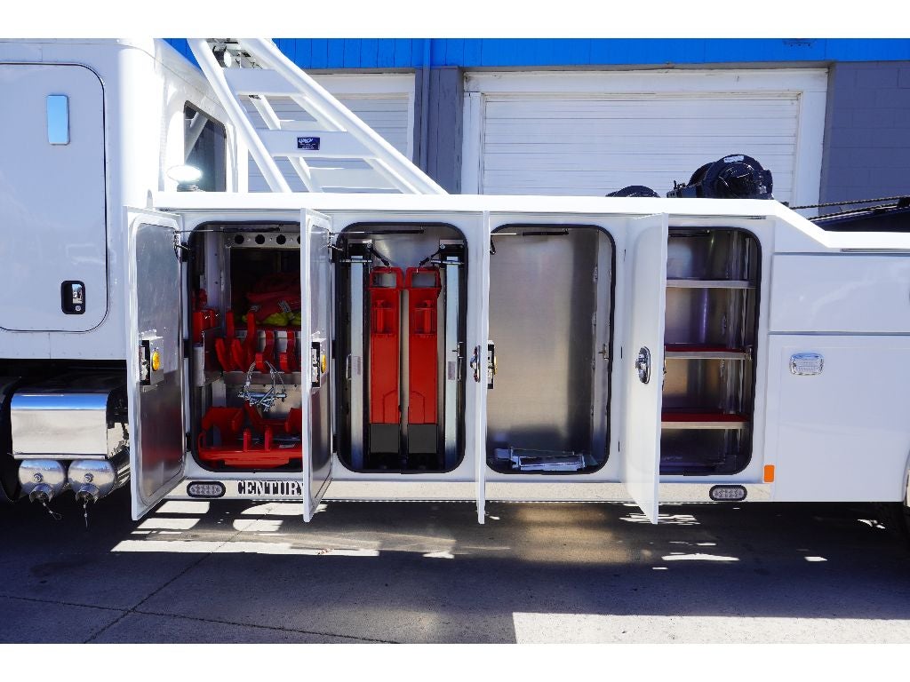 2024 Peterbilt 579 w/ Century 5130 Wrecker