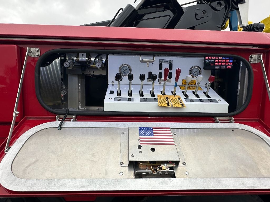 2025 Peterbilt 589 589 WITH A CENTURY 5130