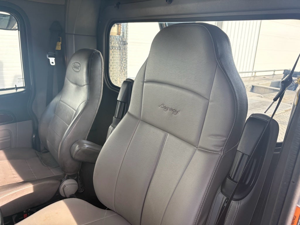 2013 Peterbilt CONVENTIONAL 388