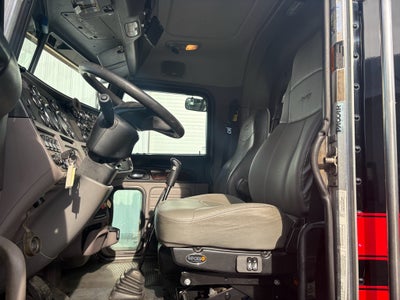 2013 Peterbilt CONVENTIONAL 388