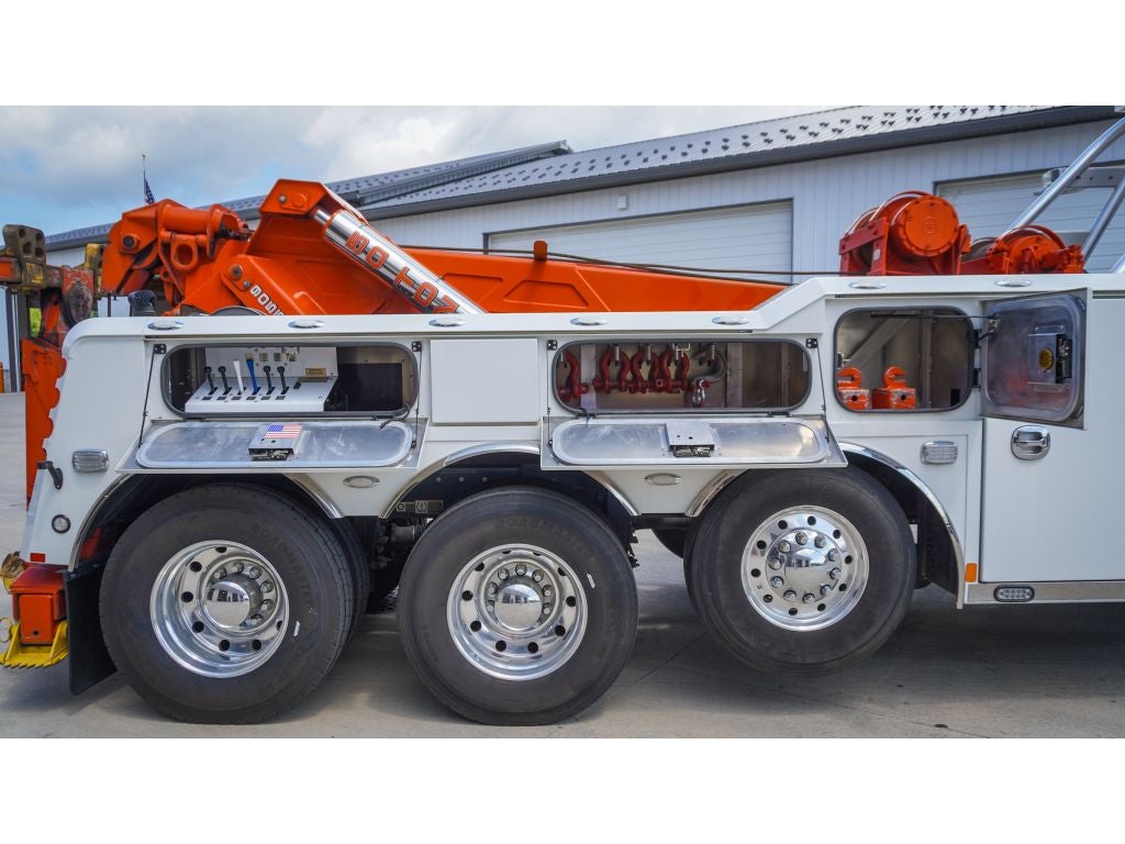 2022 Peterbilt 389 w/ Century 9055XL Wrecker