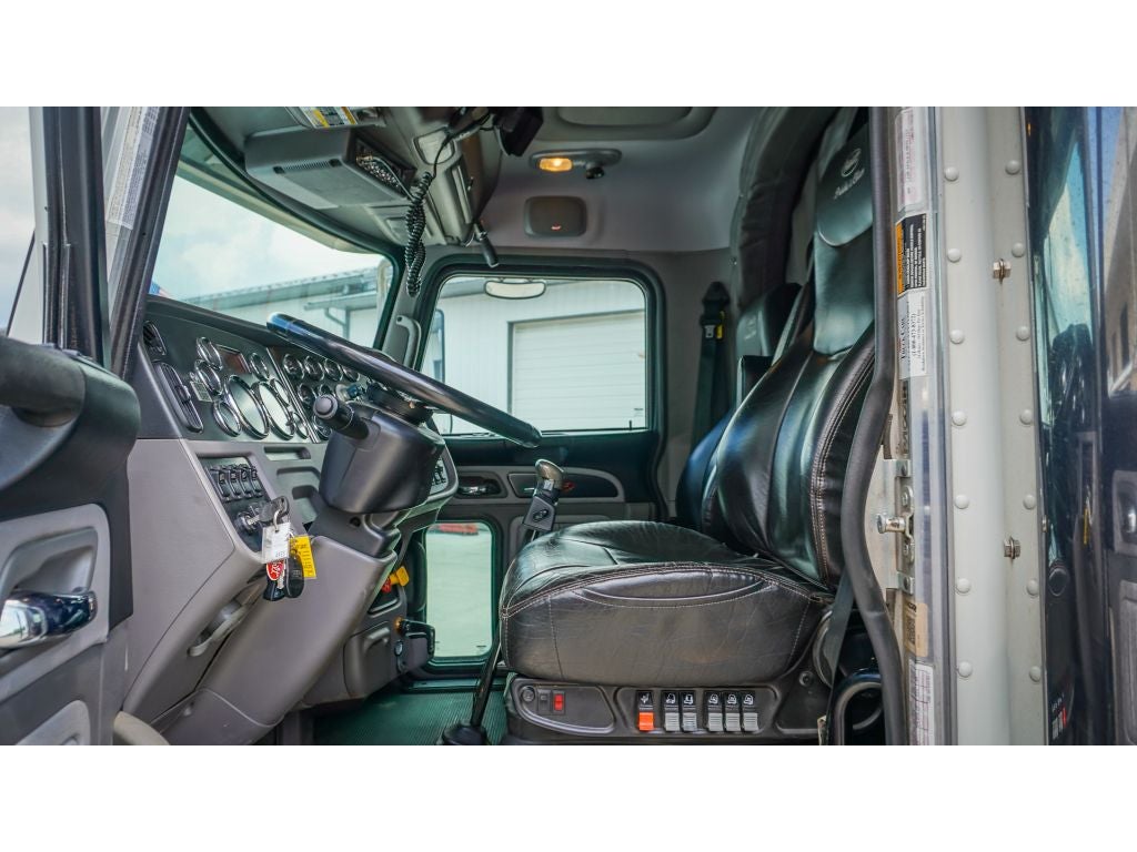 2022 Peterbilt 389 w/ Century 9055XL Wrecker