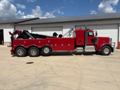 2023 CENTURY PETERBILT 389 w/ Century 9055XL Wrecker