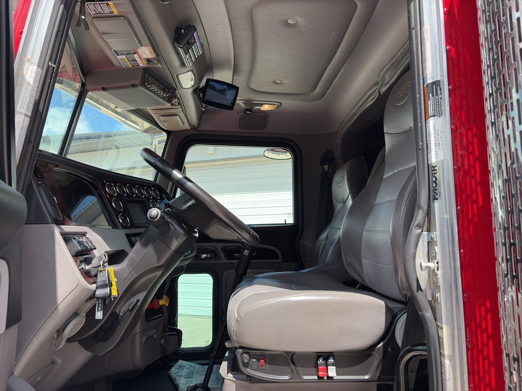 2023 CENTURY PETERBILT 389 w/ Century 9055XL Wrecker