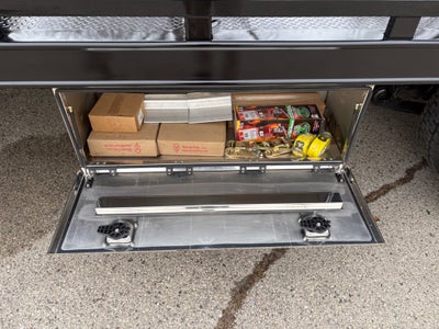 2025 CENTURY INTERNATIONAL w/ Century 12S Carrier