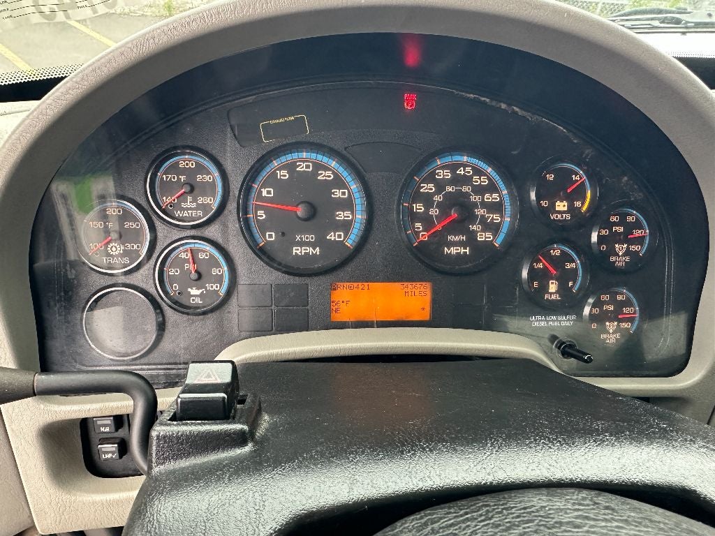 2012 International 4300 MA025 WITH A CENTURY 21' GALV STEEL