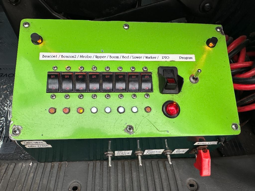 2012 International 4300 MA025 WITH A CENTURY 21' GALV STEEL