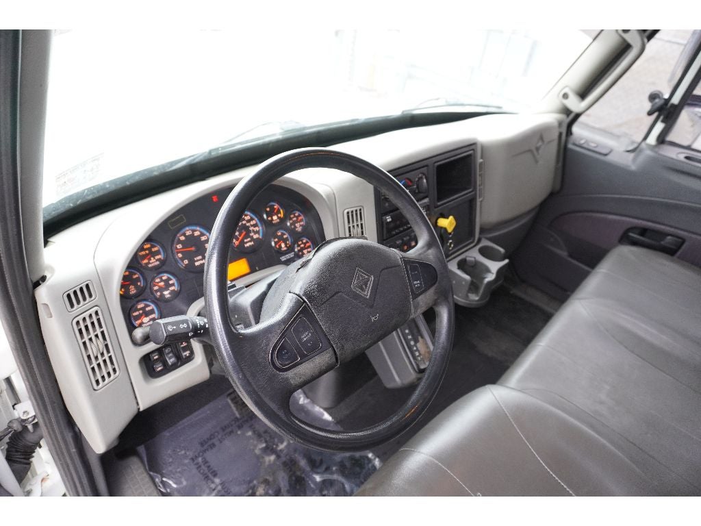 2016 International 4300 MA025 WITH A CENTURY 21.5' STEEL CARRIER