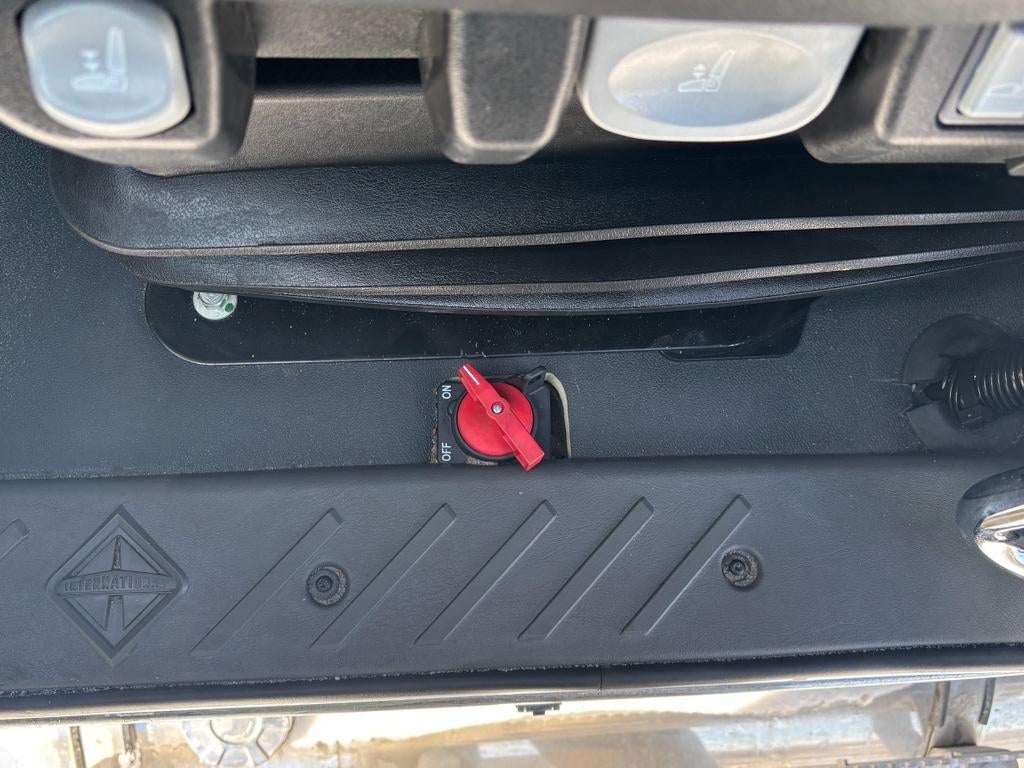 2025 International HX520 w/ Century 30S Industrial Carrier