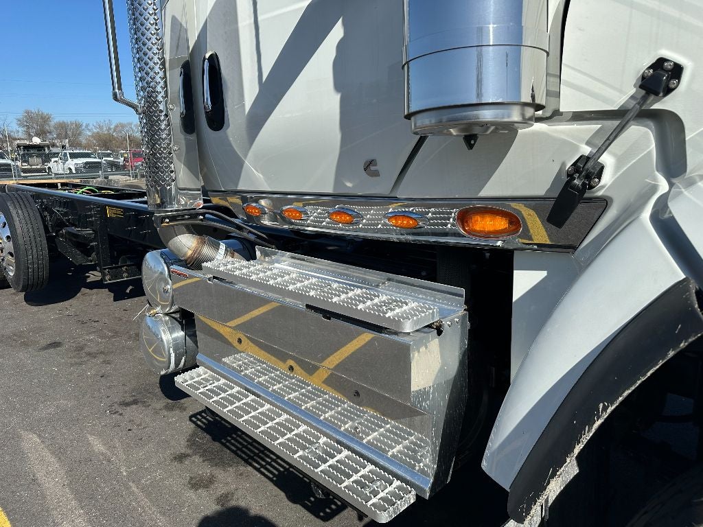 2025 International HX CENTURY 28' WOOD INDUSTRIAL